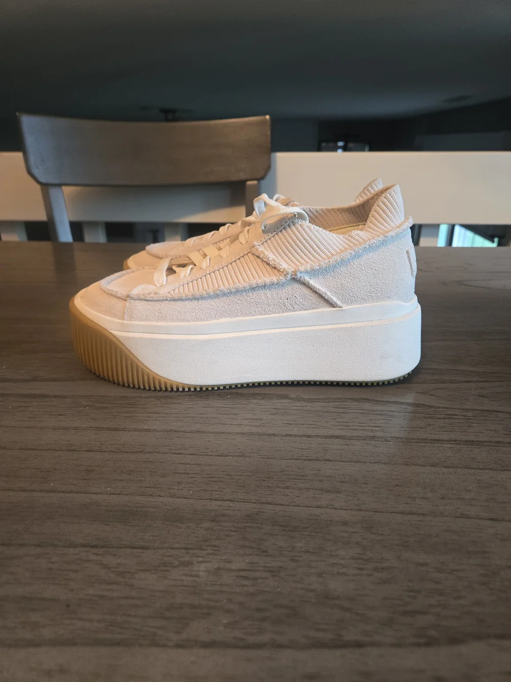UGG EZ-DUZZIT ESSENTIAL LACE UP WHITE PLATFORM SNEAKER SHOES US 7